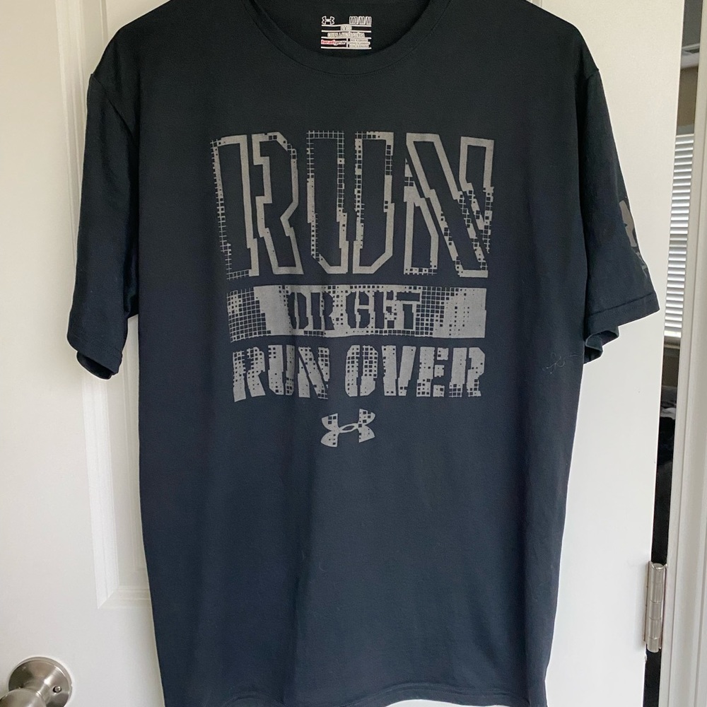 Men’s Under Armour heat gear graphic tee - M